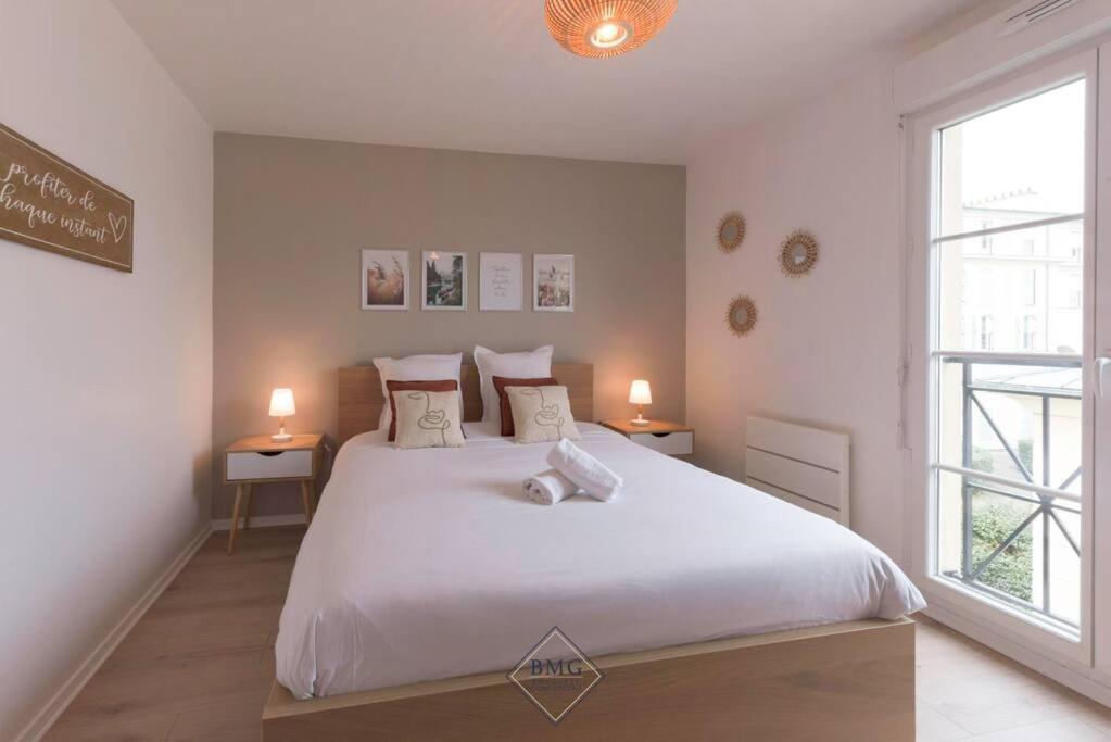 Royal Appartement Disneyland Bmyguest เซร์ริส ภายนอก รูปภาพ