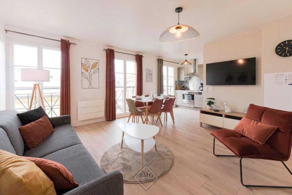 Royal Appartement Disneyland Bmyguest เซร์ริส ภายนอก รูปภาพ