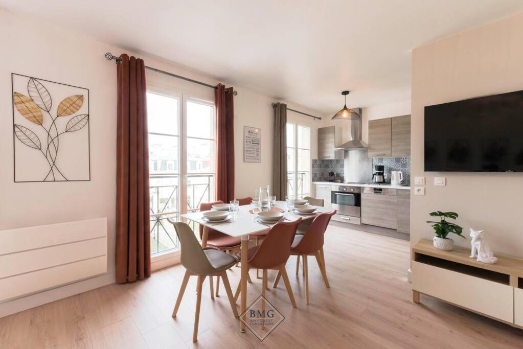 Royal Appartement Disneyland Bmyguest เซร์ริส ภายนอก รูปภาพ